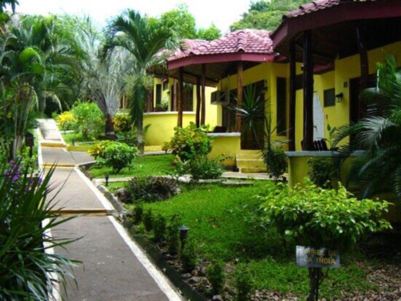 El Milagro Hotel Тамариндо Екстериор снимка
